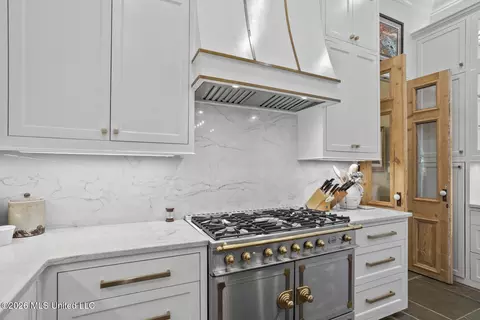 Kitchen - 2086 Culleywood Rd, Jackson, MS 39211 photo 6 of 7
