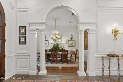 Entry Way - 2086 Culleywood Rd, Jackson, MS 39211 photo 3 of 7