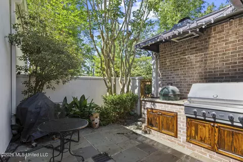 Exterior - 2086 Culleywood Rd, Jackson, MS 39211 photo 11 of 17