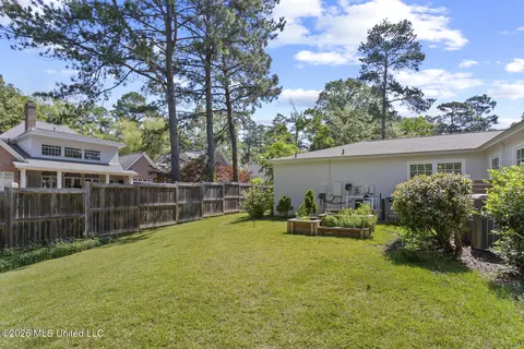 Exterior - 2086 Culleywood Rd, Jackson, MS 39211 photo 15 of 17
