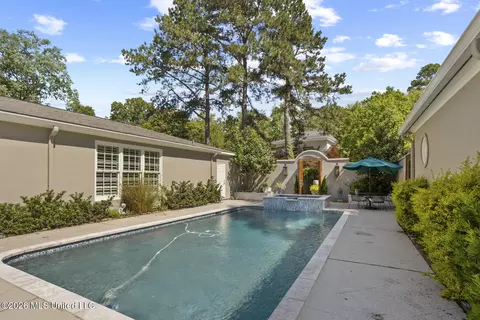 Exterior - 2086 Culleywood Rd, Jackson, MS 39211 photo 9 of 17