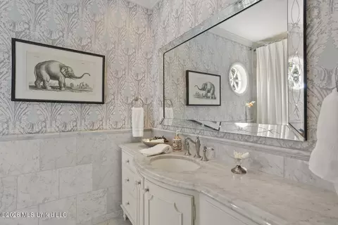 Bath - 2086 Culleywood Rd, Jackson, MS 39211 photo 8 of 16