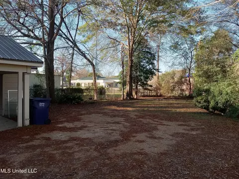109 E Percy St, Indianola, MS 38751 photo 3