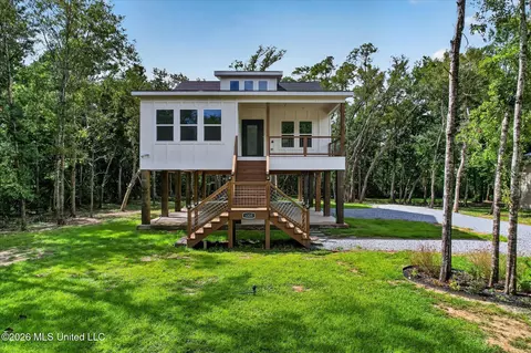 1225 Taranto St, Waveland, MS 39576