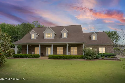 5294 Meadow Pointe Dr, Southaven, MS 38672