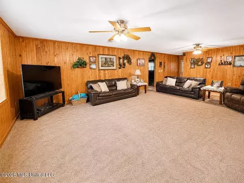 Living - 918 Neely Avera Rd, Neely, MS 39461 photo 1 of 3