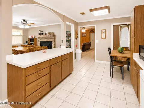 Kitchen - 918 Neely Avera Rd, Neely, MS 39461 photo 3 of 4