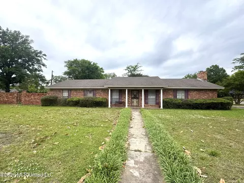 1305 W 2nd St, Clarksdale, MS 38614