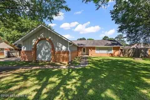 140 Trimble St, Pearl, MS 39208
