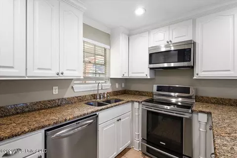 Kitchen - 140 Trimble St, Pearl, MS 39208 photo 1 of 1