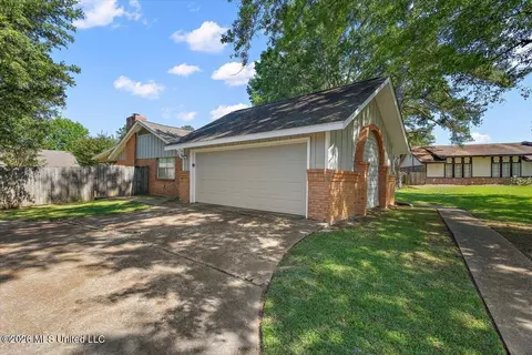 Exterior - 140 Trimble St, Pearl, MS 39208 photo 4 of 7