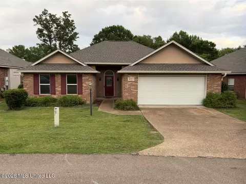 327 Cascades Cir, Clinton, MS 39056