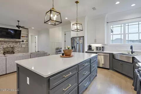 Kitchen - 272 Disciple Dr, Brandon, MS 39047 photo 4 of 4