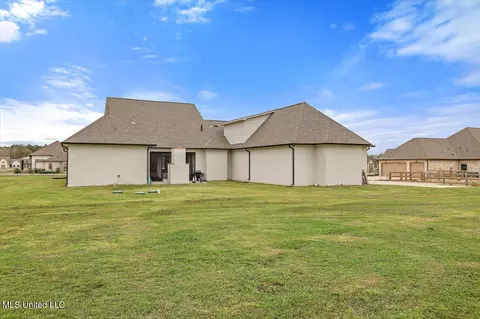 Exterior - 272 Disciple Dr, Brandon, MS 39047 photo 7 of 9