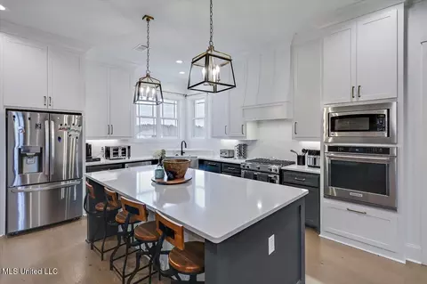 Kitchen - 272 Disciple Dr, Brandon, MS 39047 photo 3 of 4