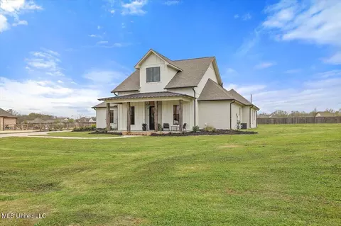 Exterior - 272 Disciple Dr, Brandon, MS 39047 photo 2 of 9