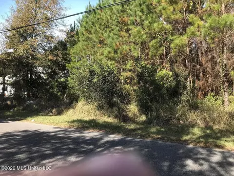 8716 Barnacle Blvd, Ocean Springs, MS 39564