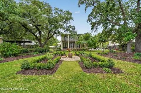 106 Sea Pine St, Long Beach, MS 39560