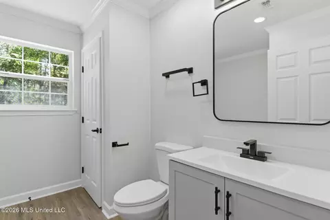 Bath - 19601 W Wortham Rd, Saucier, MS 39574 photo 2 of 3