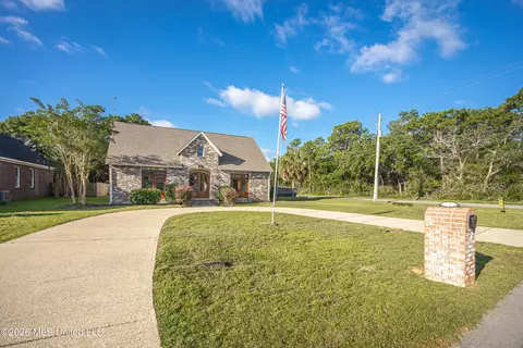 5601 Woody End Rd, Ocean Springs, MS 39564