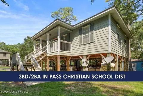 560 Pelican Ave, Pass Christian, MS 39571