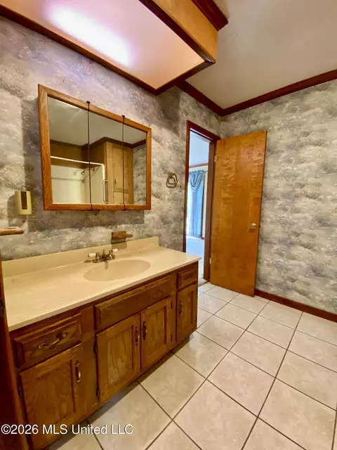Bath - 40 Clay Rd, Picayune, MS 39466 photo 1 of 2