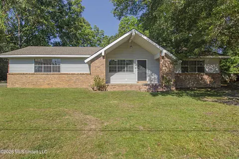 404 S Dorothy St, Wiggins, MS 39577