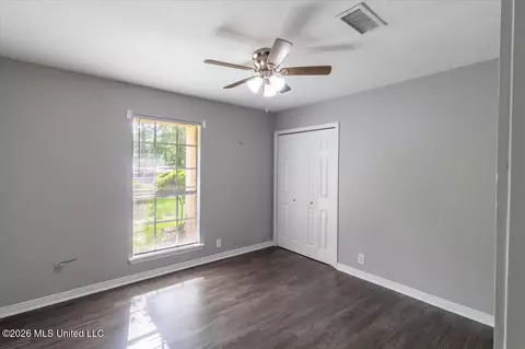 Bedroom - 30 Fox Glen Cv, Brandon, MS 39042 photo 4 of 5
