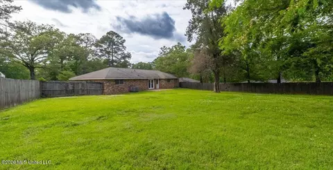 Exterior - 30 Fox Glen Cv, Brandon, MS 39042 photo 4 of 4