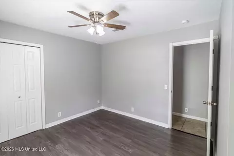 Bedroom - 30 Fox Glen Cv, Brandon, MS 39042 photo 5 of 5