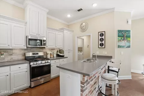 Kitchen - 710 Parkdale Pl, Brandon, MS 39042 photo 2 of 2