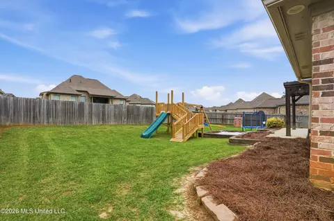 Exterior - 710 Parkdale Pl, Brandon, MS 39042 photo 6 of 8