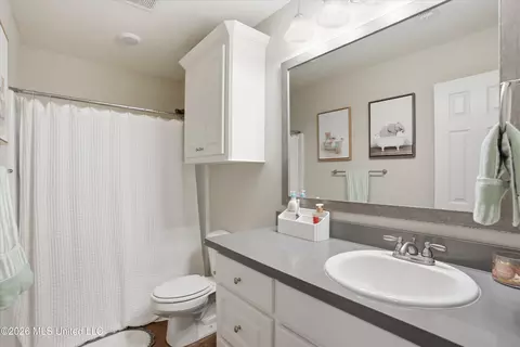 Bath - 710 Parkdale Pl, Brandon, MS 39042 photo 2 of 2