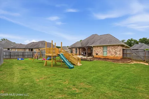 Exterior - 710 Parkdale Pl, Brandon, MS 39042 photo 7 of 8