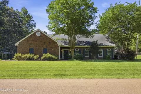2307 Arrowhead Dr, Mccomb, MS 39648