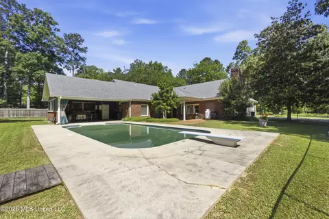 Exterior - 2307 Arrowhead Dr, Mccomb, MS 39648 photo 5 of 11