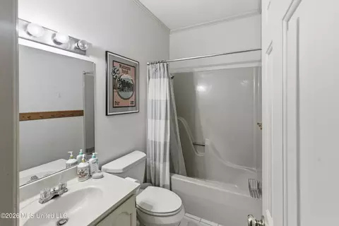 Bath - 2307 Arrowhead Dr, Mccomb, MS 39648 photo 3 of 3