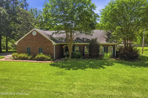 Exterior - 2307 Arrowhead Dr, Mccomb, MS 39648 photo 9 of 11
