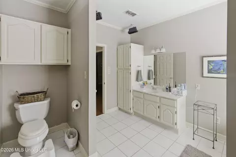 Bath - 2307 Arrowhead Dr, Mccomb, MS 39648 photo 2 of 3
