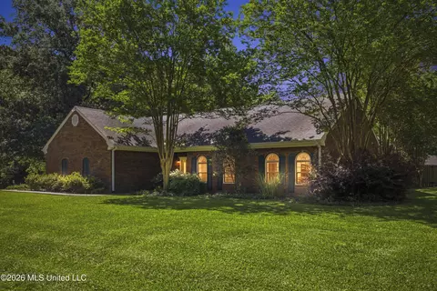 Exterior - 2307 Arrowhead Dr, Mccomb, MS 39648 photo 2 of 11