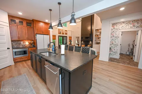 Kitchen - 190 Vinson Rd, Hernando, MS 38632 photo 7 of 7