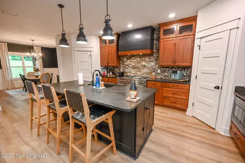 Kitchen - 190 Vinson Rd, Hernando, MS 38632 photo 5 of 7
