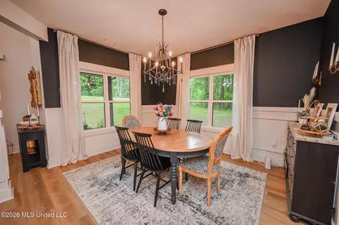 Dining - 190 Vinson Rd, Hernando, MS 38632 photo 3 of 3