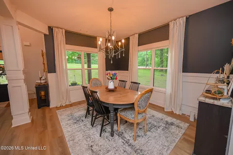 Dining - 190 Vinson Rd, Hernando, MS 38632 photo 2 of 3