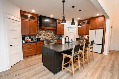 Kitchen - 190 Vinson Rd, Hernando, MS 38632 photo 1 of 7