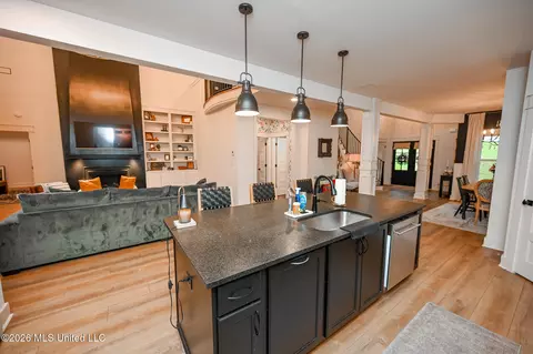 Kitchen - 190 Vinson Rd, Hernando, MS 38632 photo 4 of 7