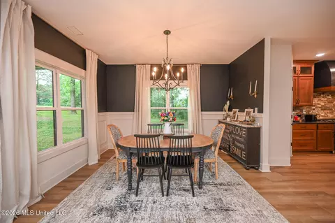 Dining - 190 Vinson Rd, Hernando, MS 38632 photo 1 of 3