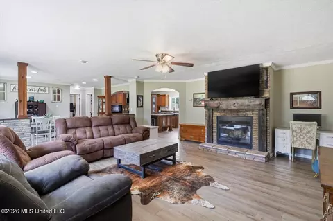499 Old Enochs Rd, Florence, MS 39073 photo 8