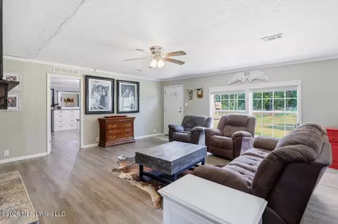 499 Old Enochs Rd, Florence, MS 39073 photo 9