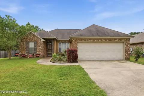 206 Barrington Cv, Florence, MS 39073